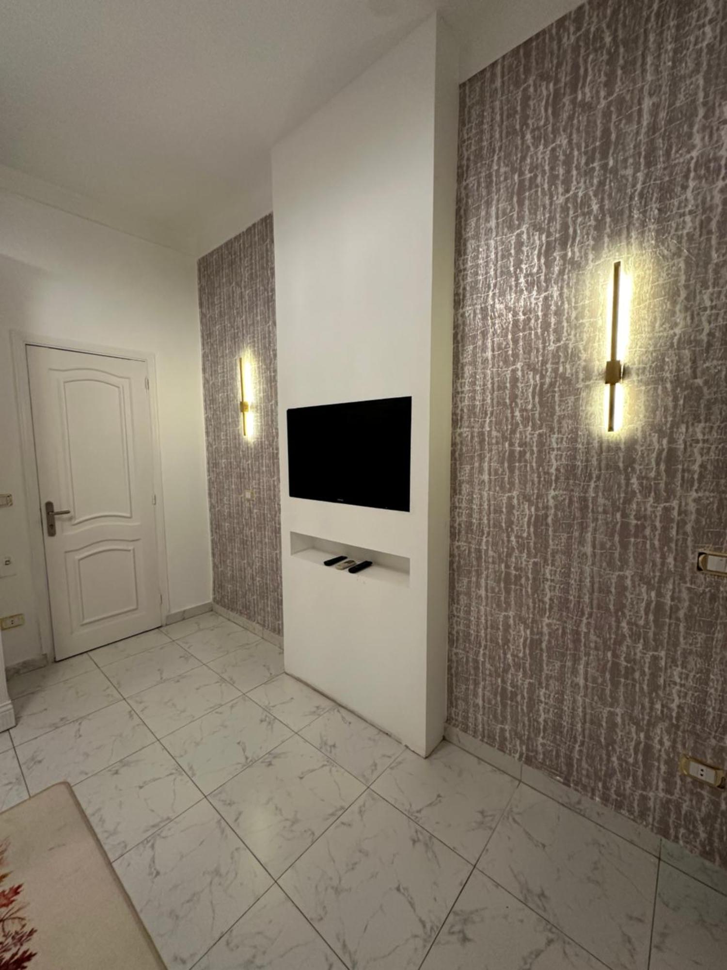 2 - Bedroom In The Heart Of Zamalek Visits Allowed Apartment *
