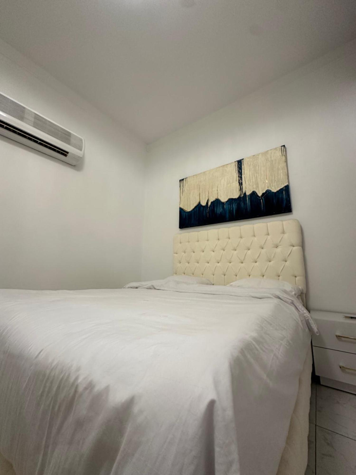 2 - Bedroom In The Heart Of Zamalek Visits Allowed Apartment *