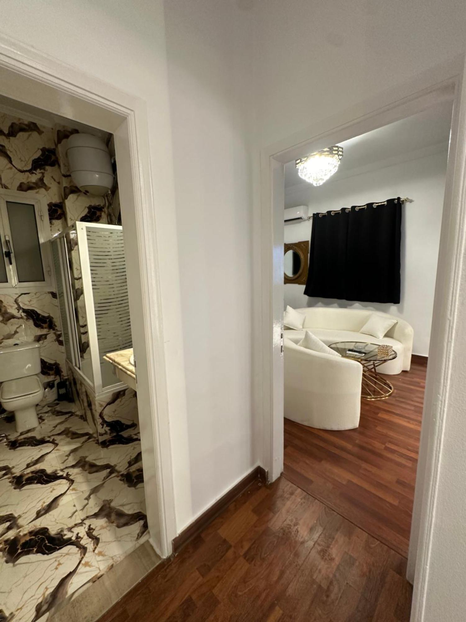2 - Bedroom In The Heart Of Zamalek Visits Allowed Apartment *