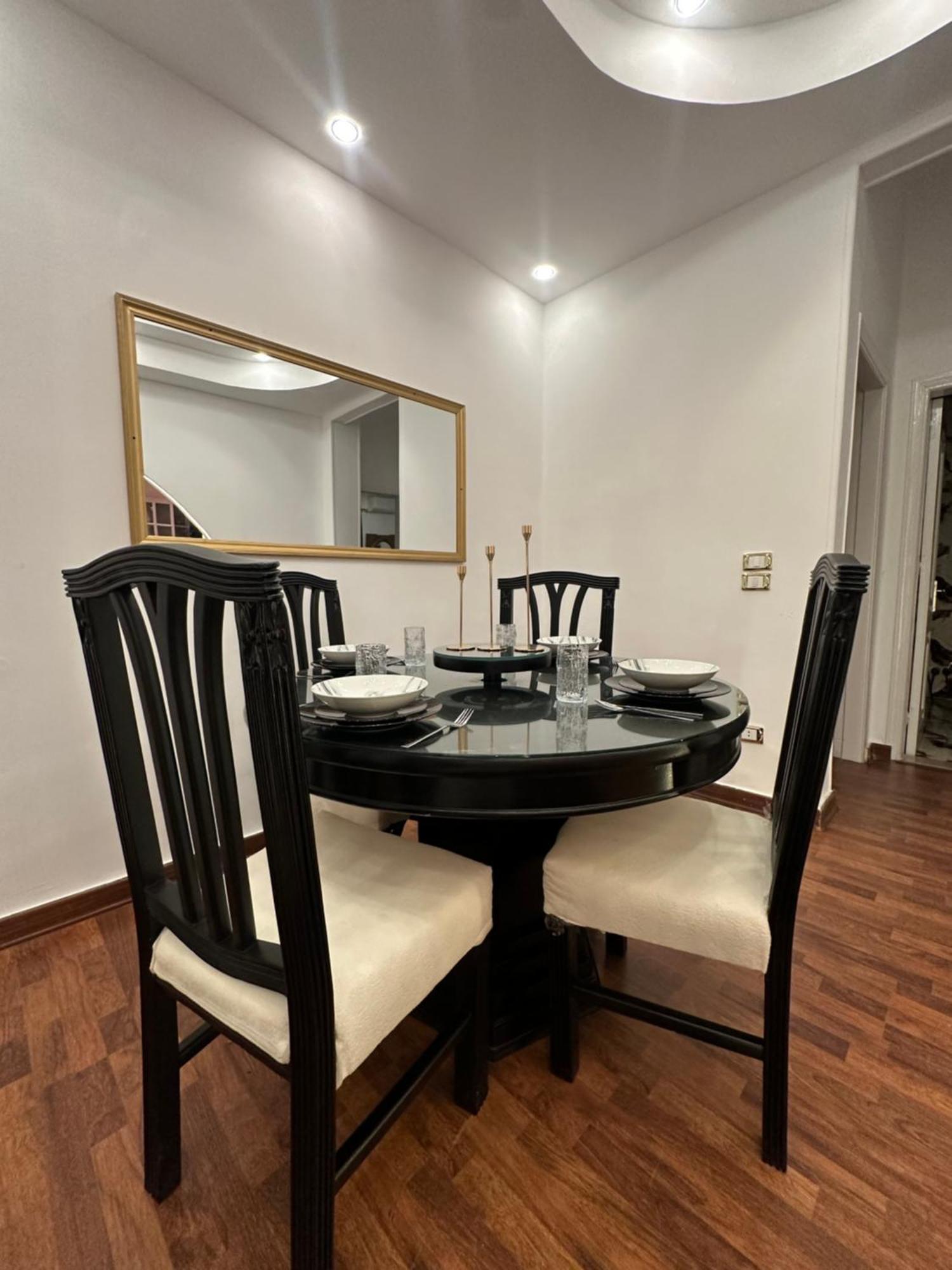 2 - Bedroom In The Heart Of Zamalek Visits Allowed Apartment Cairo